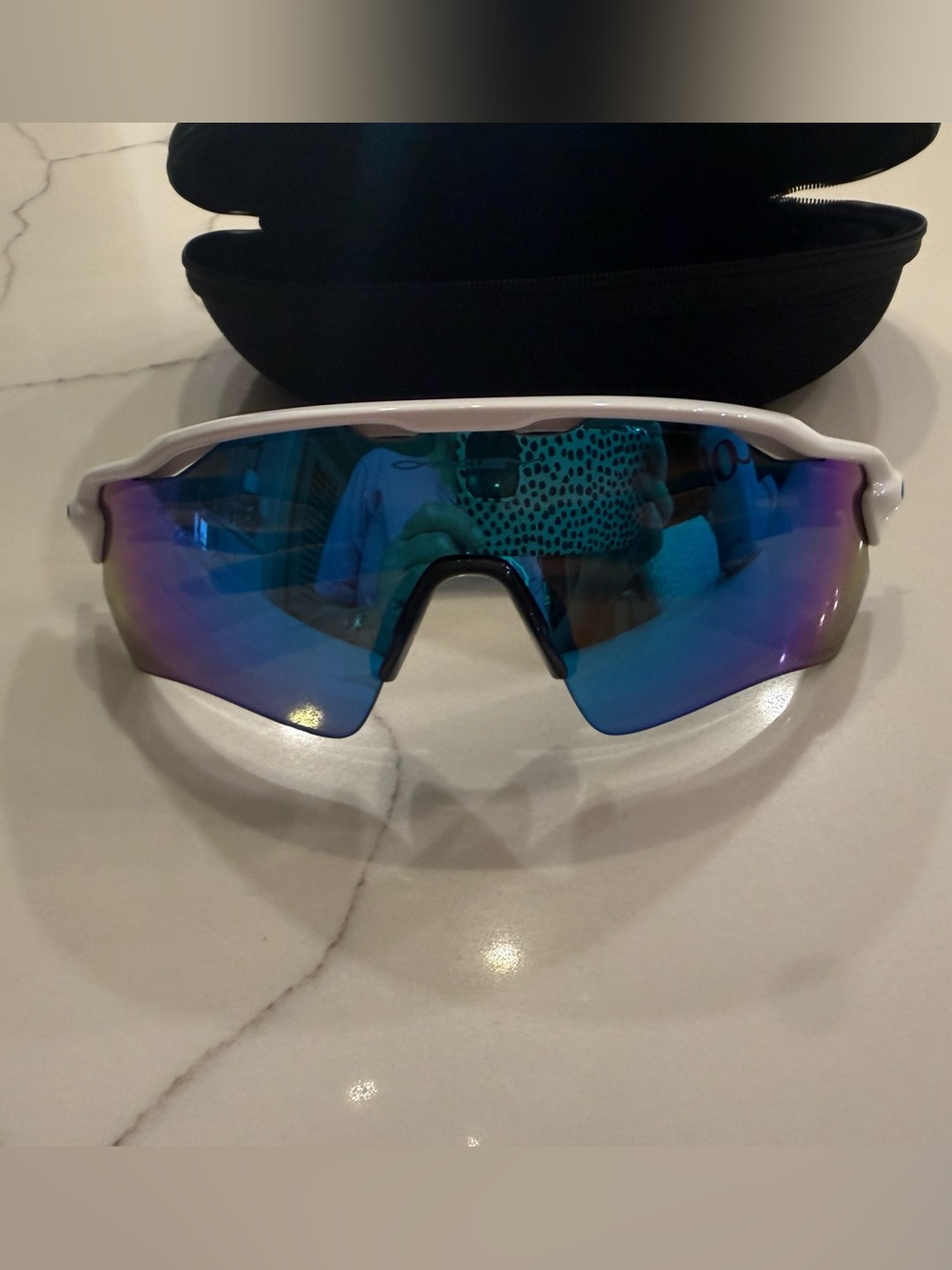 Oakley Radar® EV Path®
MODEL CODE OO9208-5738 White/Blue mirrored